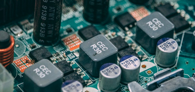 2023年占據服務器CPU市場20%以上，AMD下一個挑戰是？